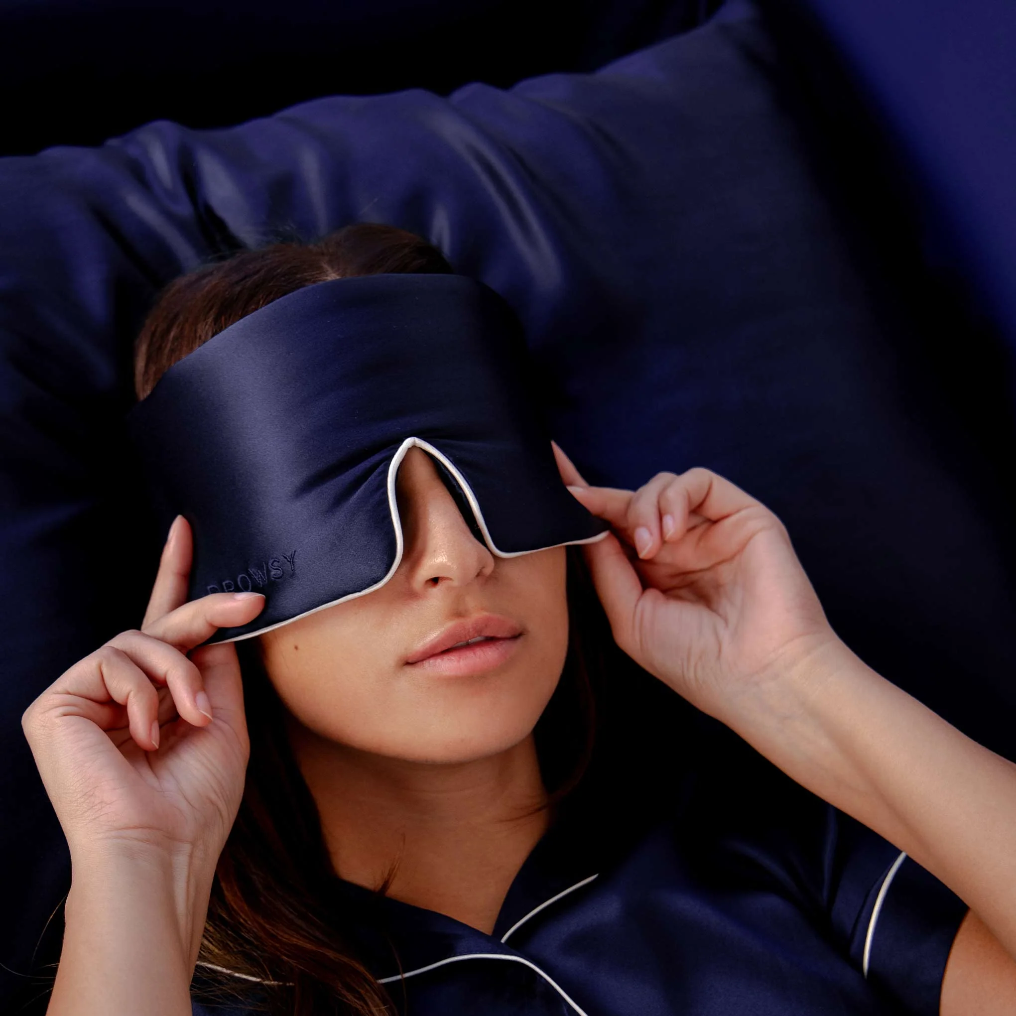 Midnight Blue Silk Pillowcase - Image 3